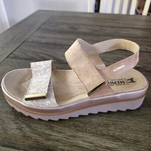 Mephisto Dominica Sandal, 39EU, ~9US, Light Sand